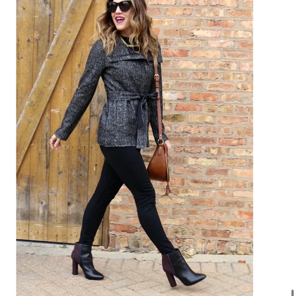 Ann Taylor -stretch black leggings gold o-ring zippers - Picture 10 of 12